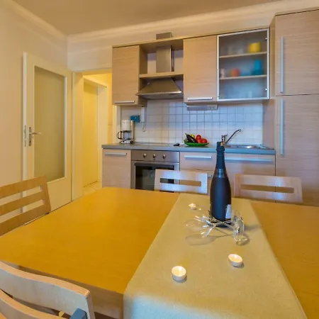 Apartment Vanda Selce